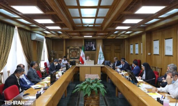 جلسه تفویض اختیار به شهرداری مناطق و ستادها با حضور شهردار تهران