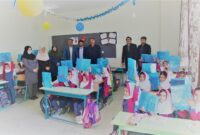 اهدای ۴۷۶ بسته نوشت افزار به دانش آموزان مدرسه شهدای بانک مسکن