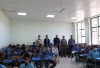 توزیع لوازم‌التحریر در مدرسه شهدای بانک مسکن روستای چاه نارنج منوجان