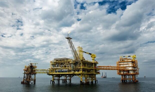 مذاکره با سینوپک چین برای مرحله دوم توسعه میدان نفتی یادآوران ادامه دارد