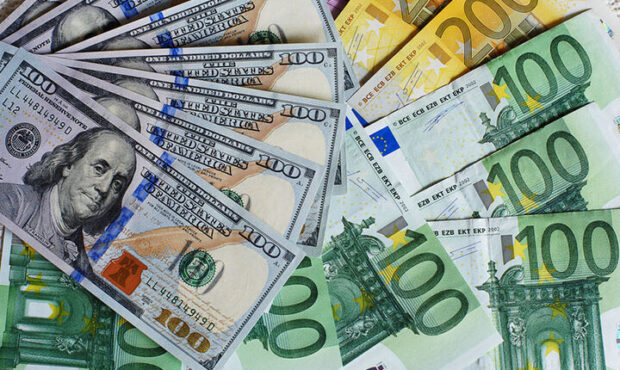 آغاز معاملات مجدد دلار و یورو در صرافی‌ها