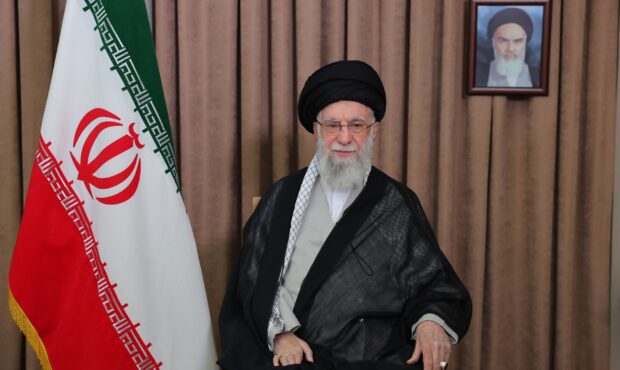 پیام تلویزیونی مهم رهبر معظم انقلاب خطاب به ملت ایران پیام تلویزیونی مهم رهبر معظم انقلاب خطاب به ملت ایران