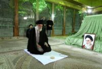 حضور آیت الله خامنه‌ای در مرقد بنیانگذار جمهوری اسلامی ایران