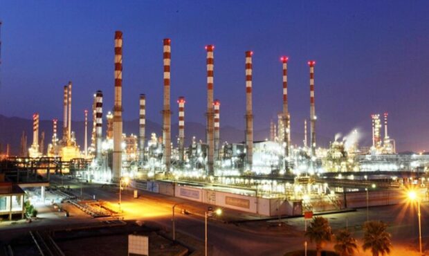 پالایشگاه نفت بندرعباس یکی از مهمترین مجموعههای صنعتی کشور در حوزه انرژی پالایشگاه نفت بندرعباس یکی از مهمترین مجموعههای صنعتی کشور در حوزه انرژی