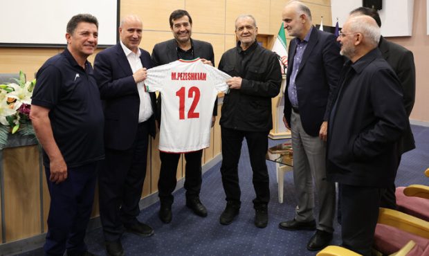 پزشکیان در جمع ملیپوشان: با تمام توان برای سربلندی ایران در میدان حاضر شوید پزشکیان در جمع ملیپوشان: با تمام توان برای سربلندی ایران در میدان حاضر شوید