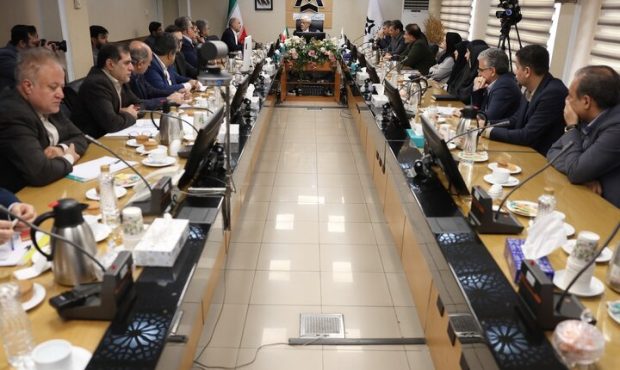 عارف: برنامه‌های کشور براساس جایگاه جدید ایران تدوین شود