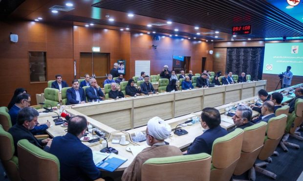 تجلیل معاون رئیس‌جمهور از خانواده شهید بانک صادرات ایران