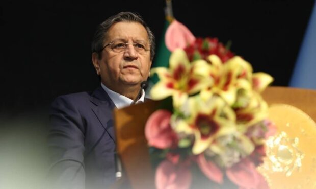 همتی:  سناریوی فروپاشی اقتصادی شکست خورد